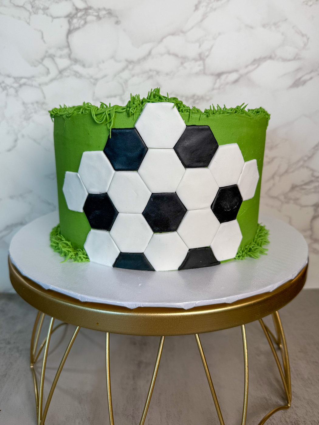 Custom celebration cake by Sweet & Dulce